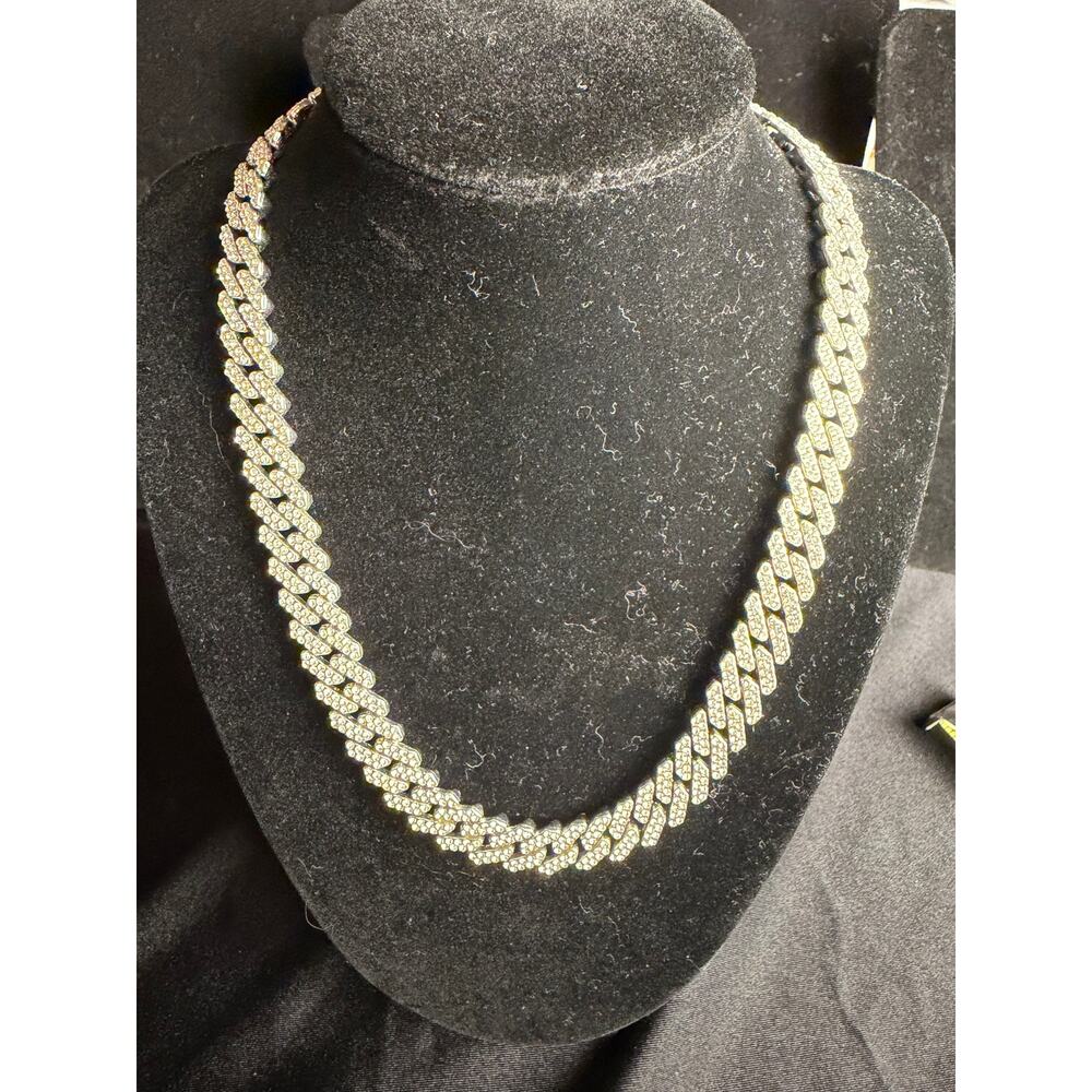 Necklace Crystal and Cuban link chain, silver plated over brass 17.5”
